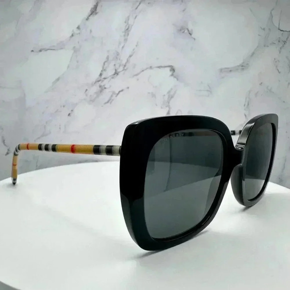 Burberry Sunglasses Black Square Cat Eye Checkered Arm Italy Authentic 54-20-140 - Picture 1 of 16
